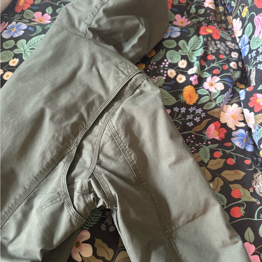 L.L. Bean Women's Heavy Thick Water resistantQuilted winter Coat Army Green EUC - Picture 6 of 10